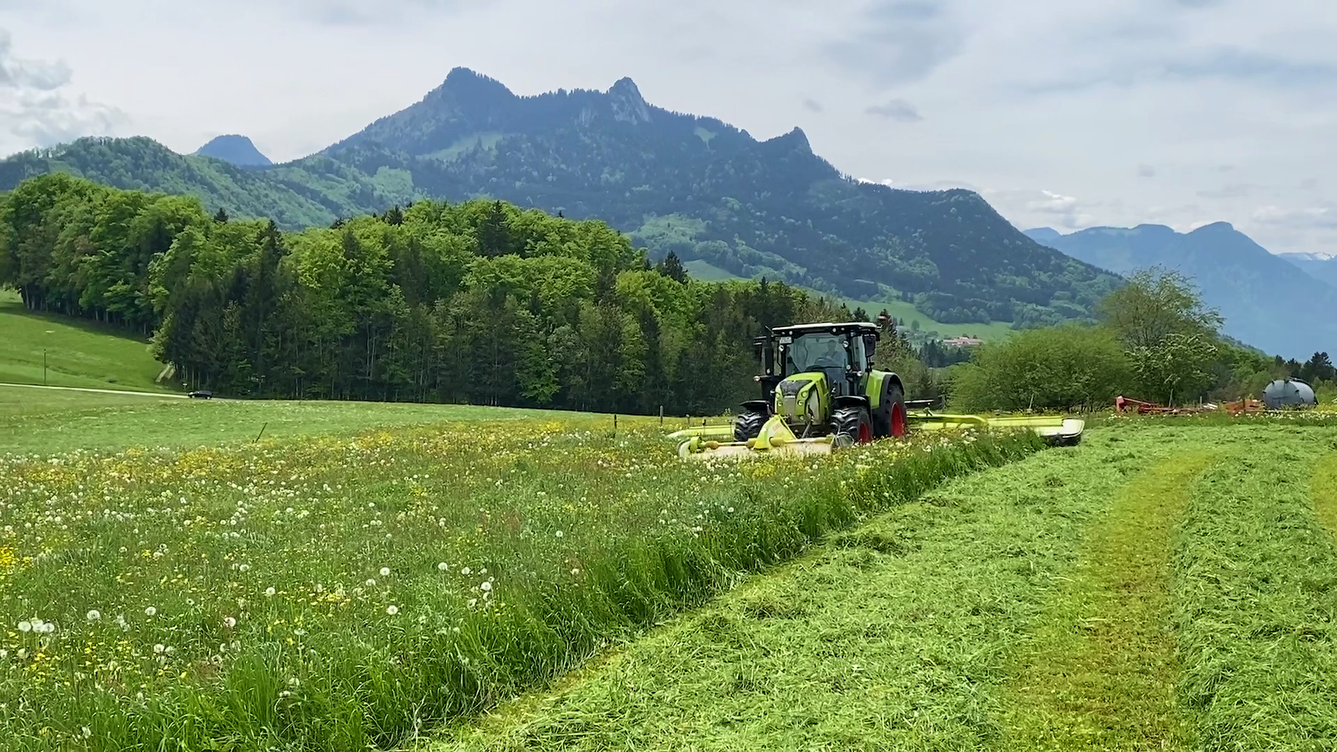230526 Gruenland Tag Samerberg Wiese Maehen