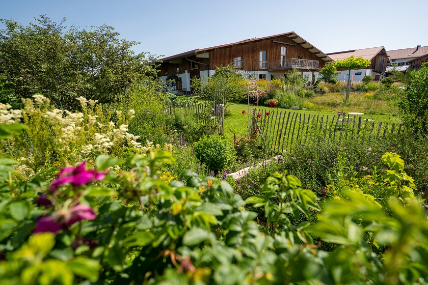 Schaugarten und Kunstausstellung im EM-Laden Stephanskirchen